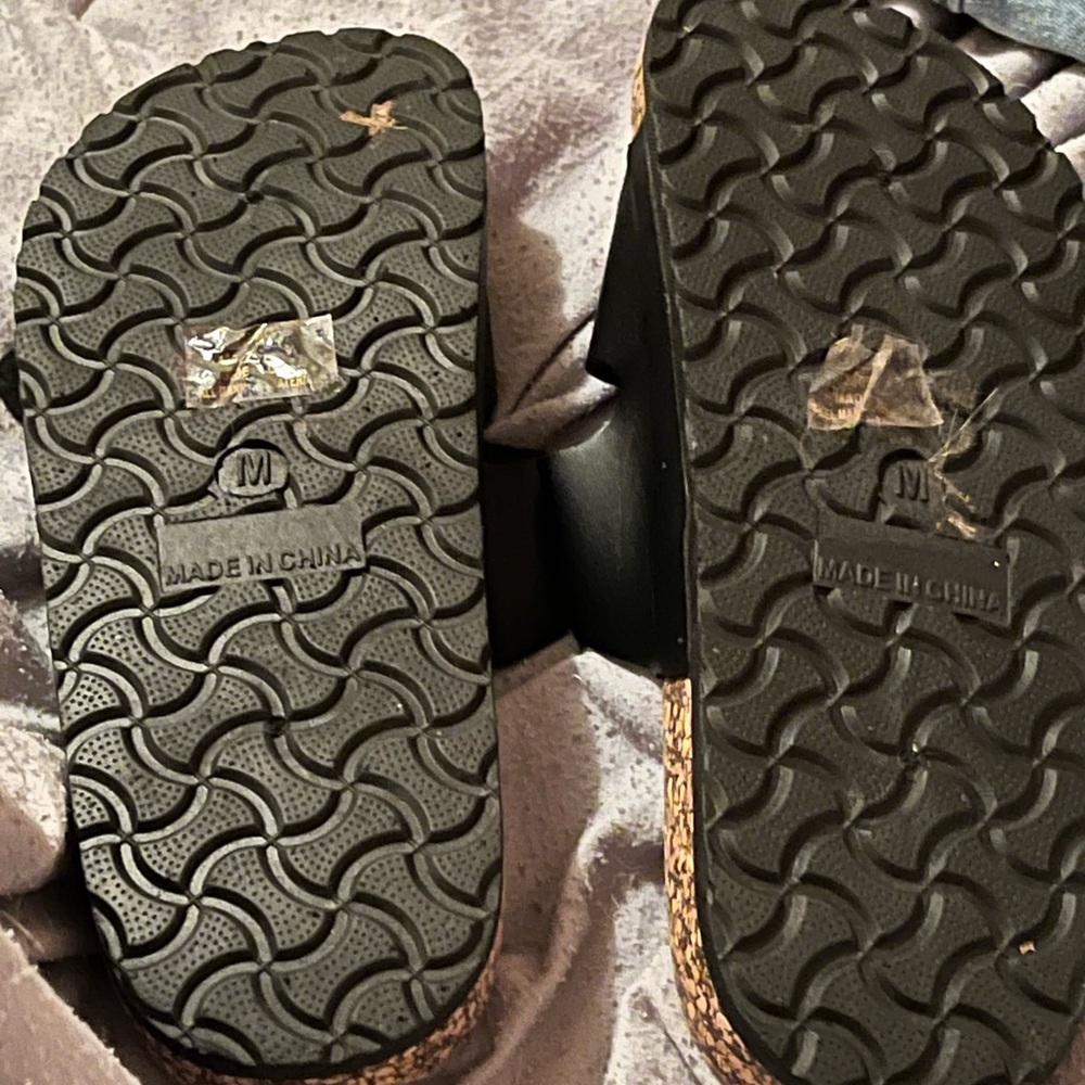Sandals - Picture 2 of 2